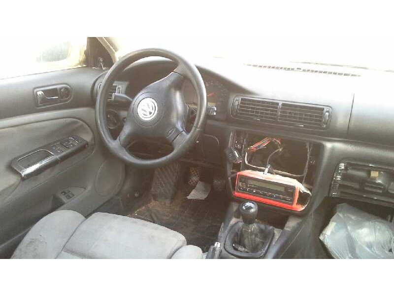 volkswagen passat berlina (3b2) del año 1999
