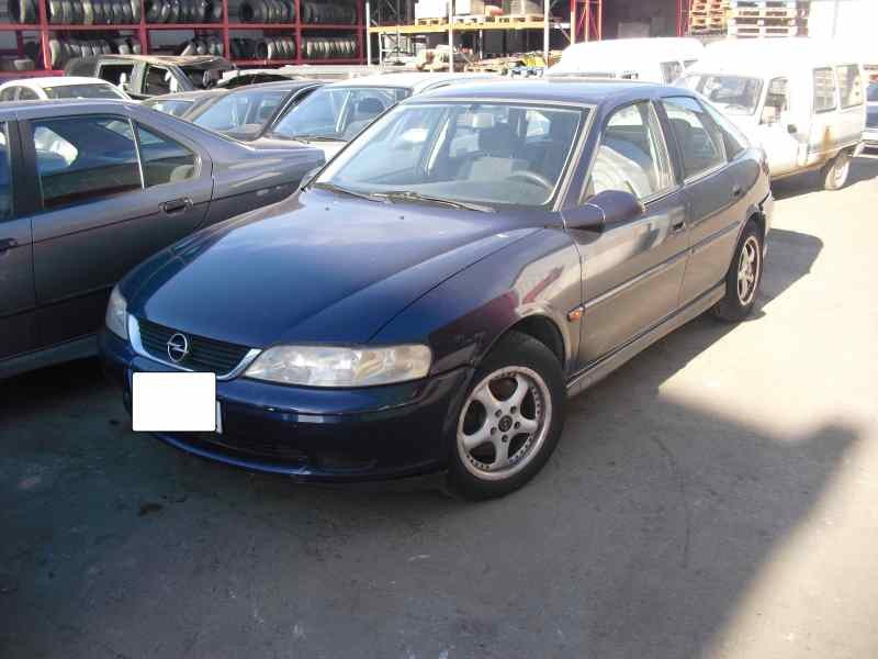 opel vectra b berlina del año 2000