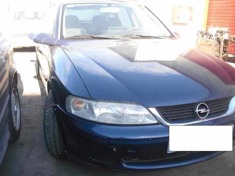 opel vectra b berlina del año 2000
