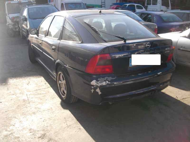 opel vectra b berlina del año 2000