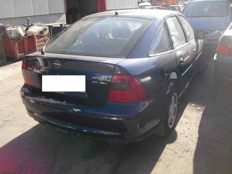 opel vectra b berlina del año 2000