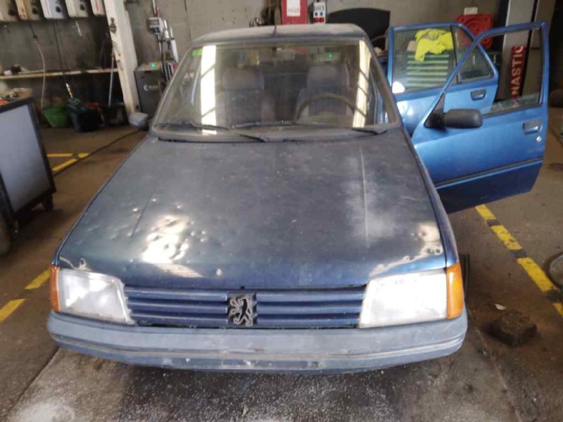 peugeot 205 berlina del año 1998