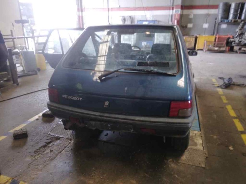 peugeot 205 berlina del año 1998