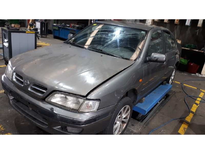 nissan primera berlina (p11) del año 1996