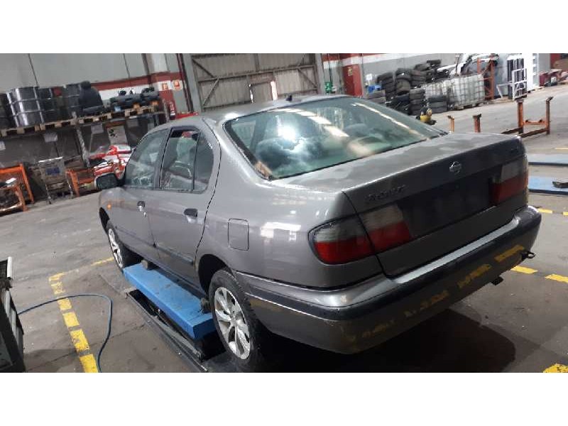 nissan primera berlina (p11) del año 1996