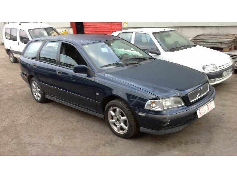 volvo v40 familiar del año 1997