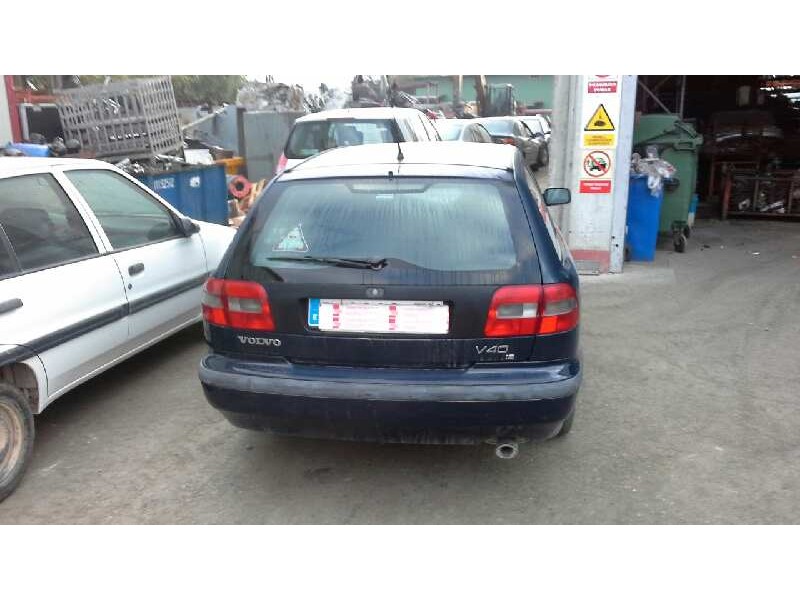 volvo v40 familiar del año 1997