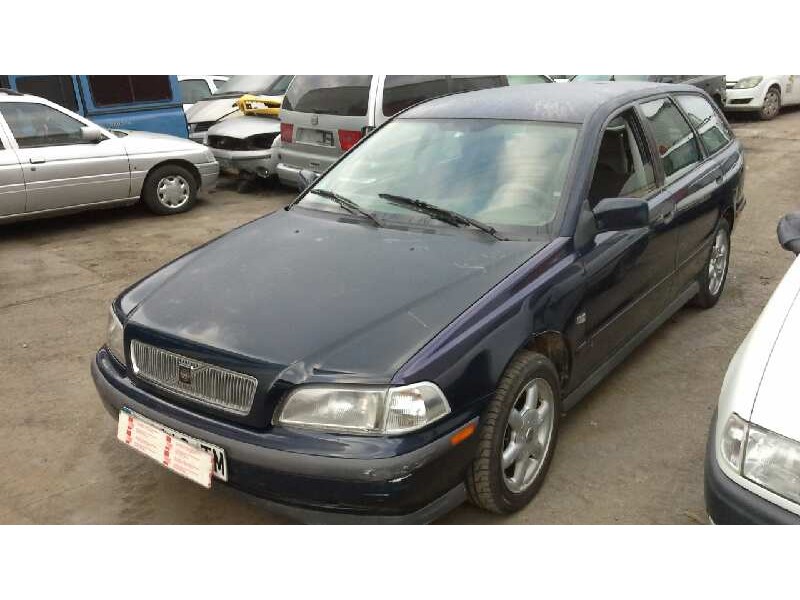 volvo v40 familiar del año 1997