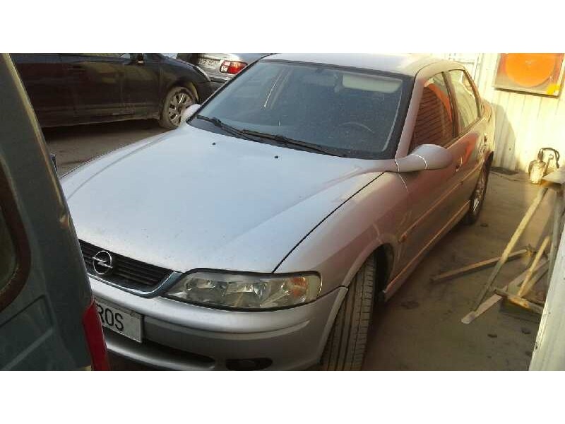 opel vectra b berlina del año 1999