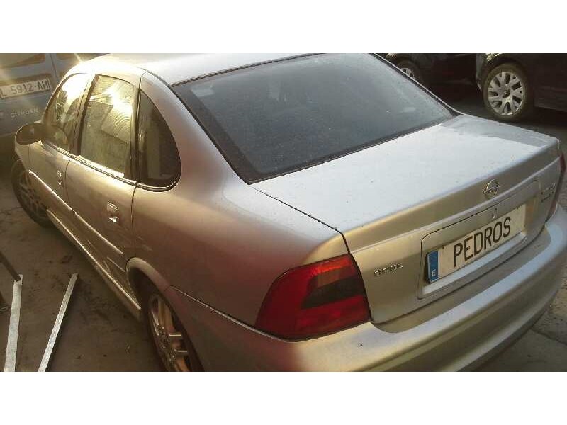opel vectra b berlina del año 1999