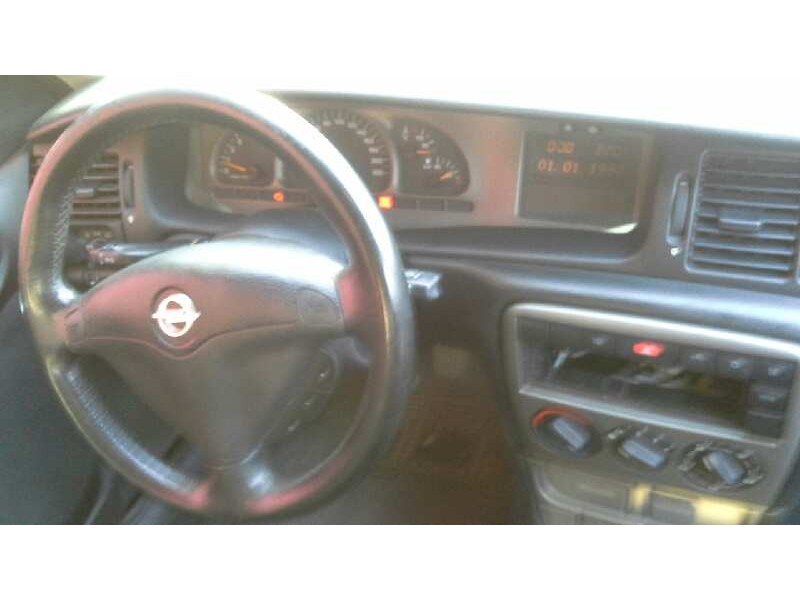 opel vectra b berlina del año 1999