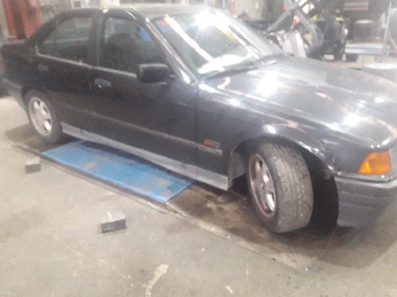 bmw serie 3 berlina (e36) del año 1994