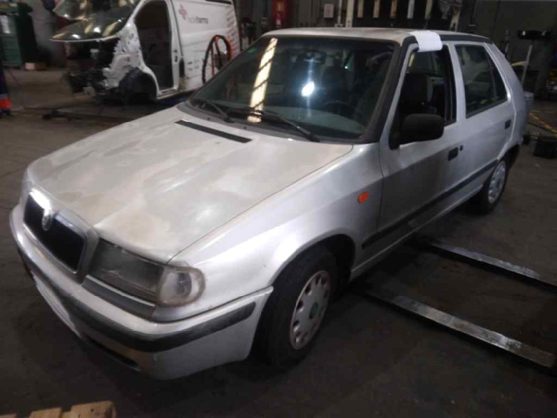 skoda felicia berlina ( 791) del año 1999