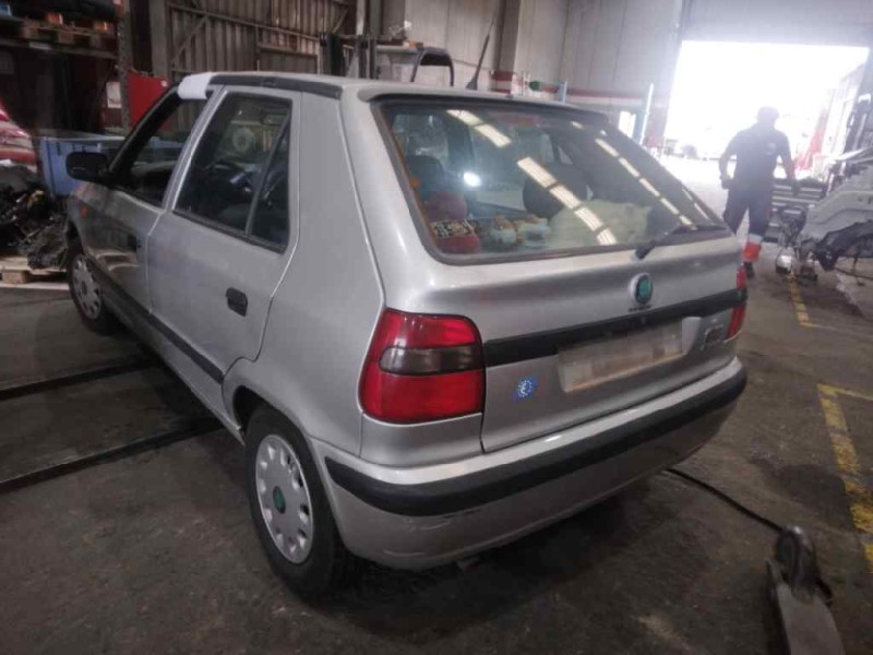 skoda felicia berlina ( 791) del año 1999