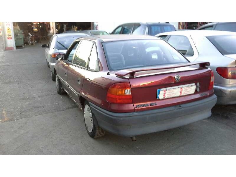 opel astra f berlina del año 1993