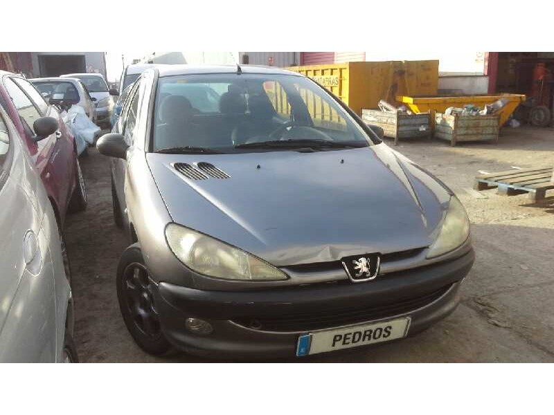 peugeot 206 berlina del año 2000