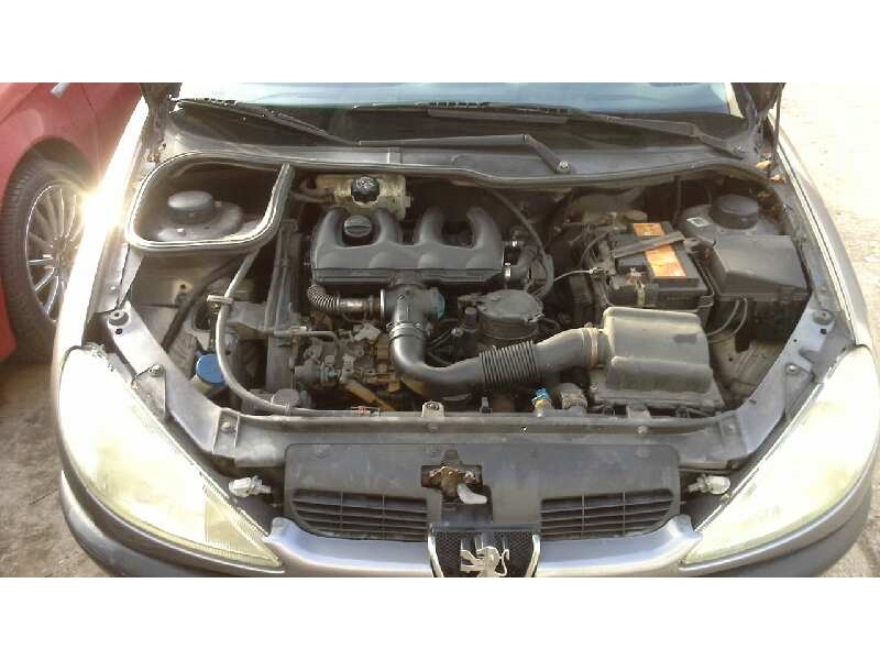 peugeot 206 berlina del año 2000