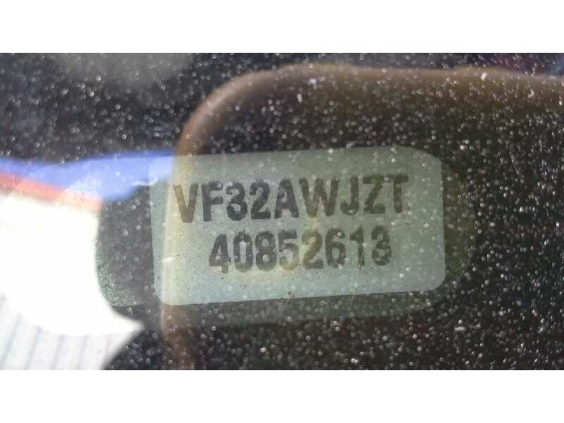 peugeot 206 berlina del año 2000