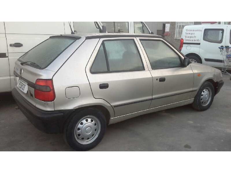 skoda felicia berlina ( 791) del año 1997
