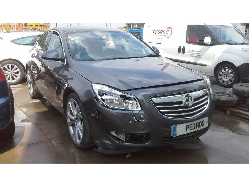 opel insignia berlina del año 2011