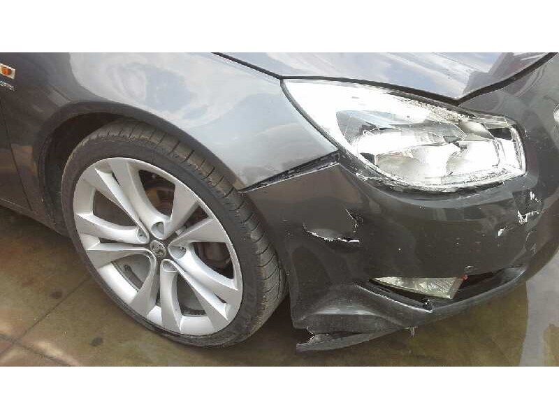 opel insignia berlina del año 2011