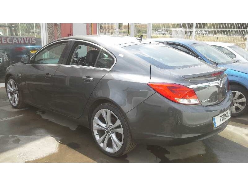 opel insignia berlina del año 2011