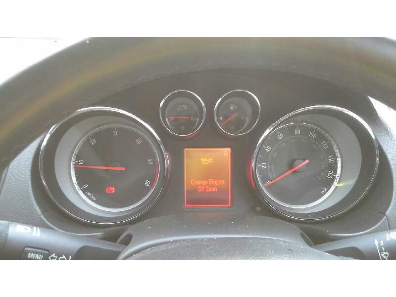 opel insignia berlina del año 2011