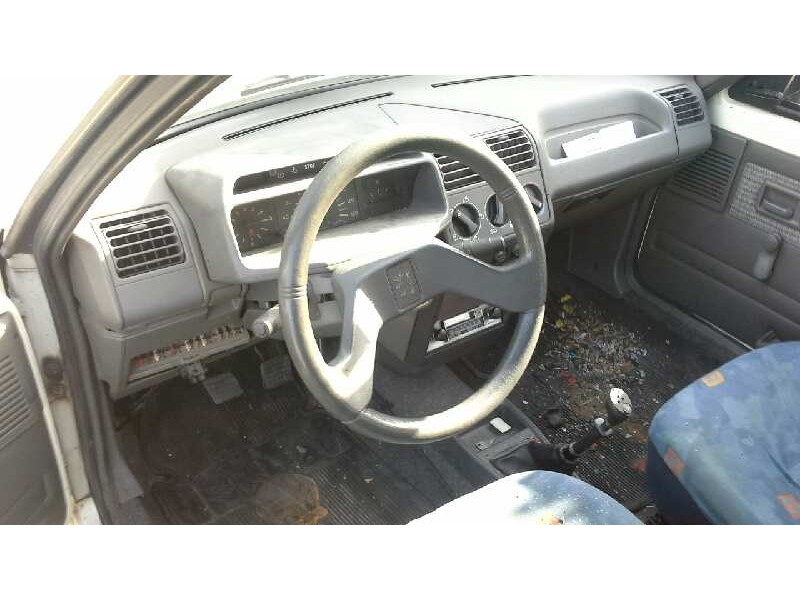 peugeot 205 berlina del año 1987