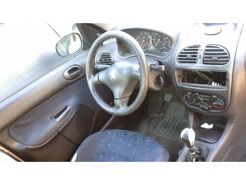 peugeot 206 berlina del año 1999