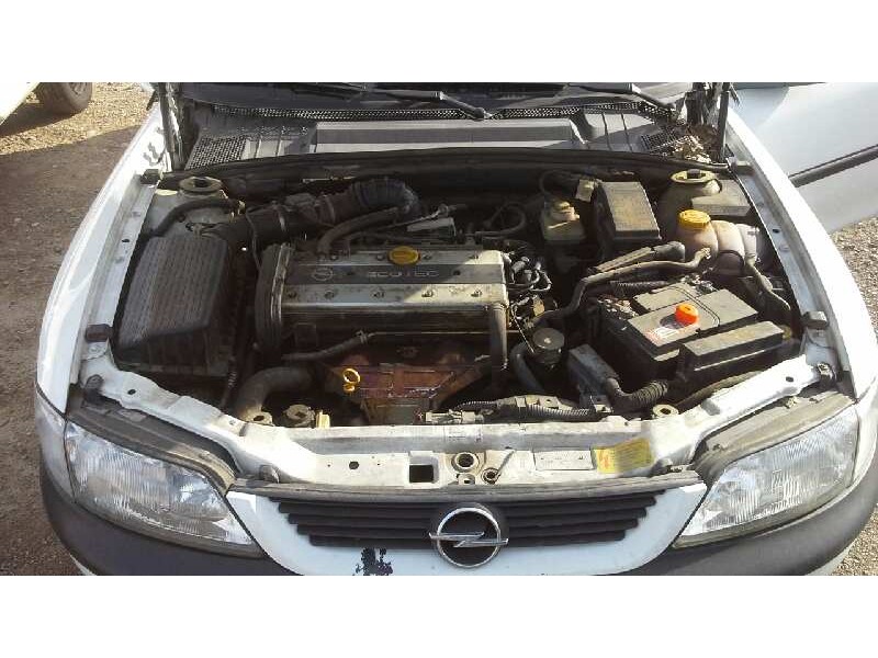 opel vectra b berlina del año 1997