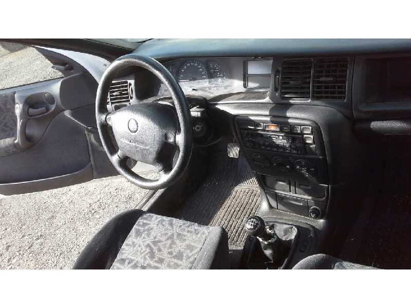 opel vectra b berlina del año 1997
