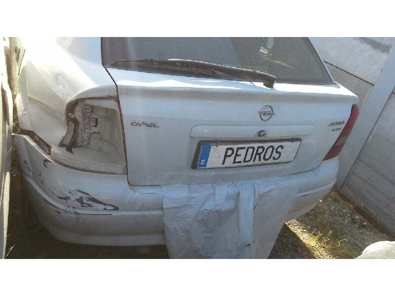 opel astra g berlina del año 1998
