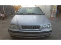 volvo s40 berlina del año 1998