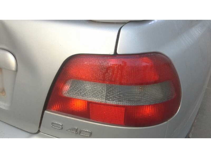 volvo s40 berlina del año 1998