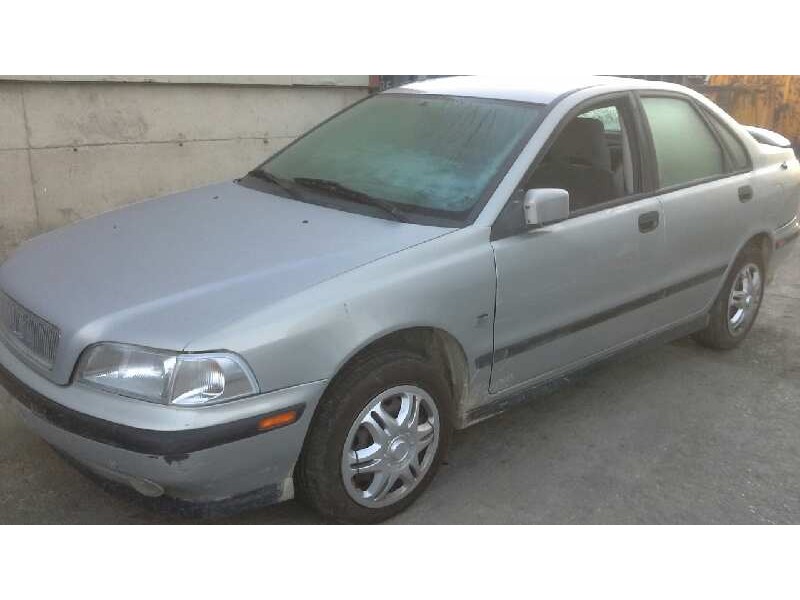 volvo s40 berlina del año 1998