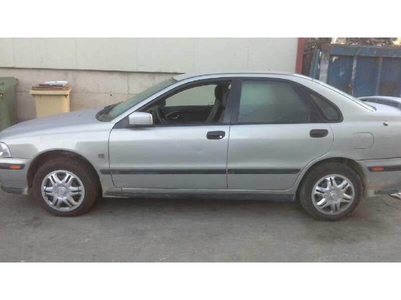 volvo s40 berlina del año 1998