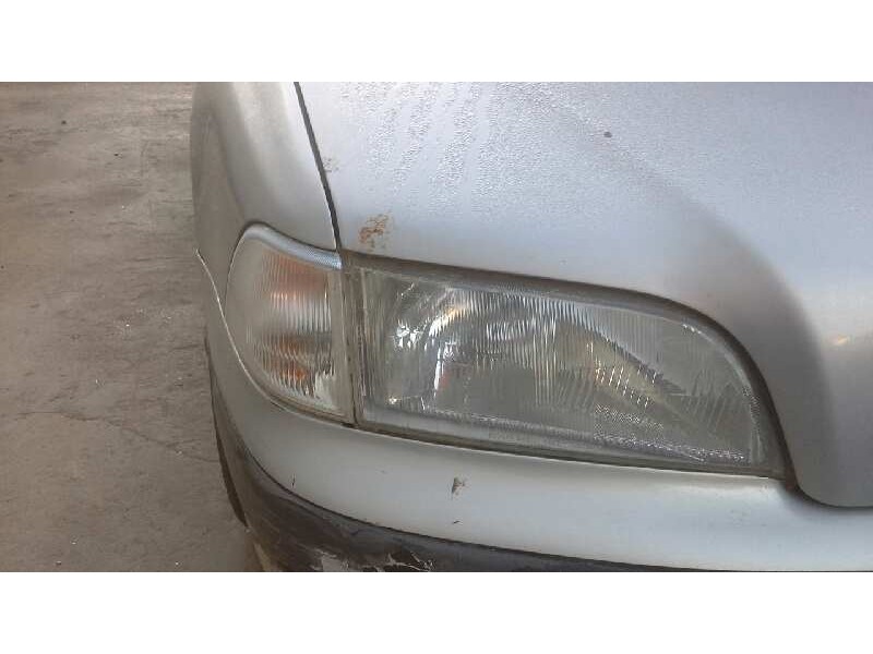 volvo s40 berlina del año 1998