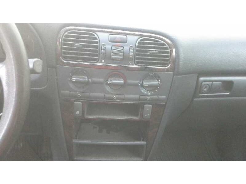 volvo s40 berlina del año 1998