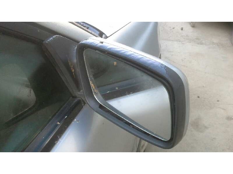 volvo s40 berlina del año 1998