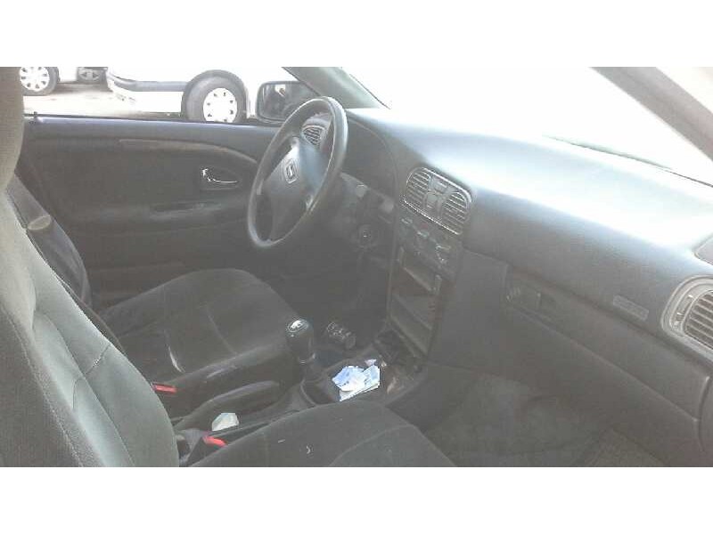 volvo s40 berlina del año 1998