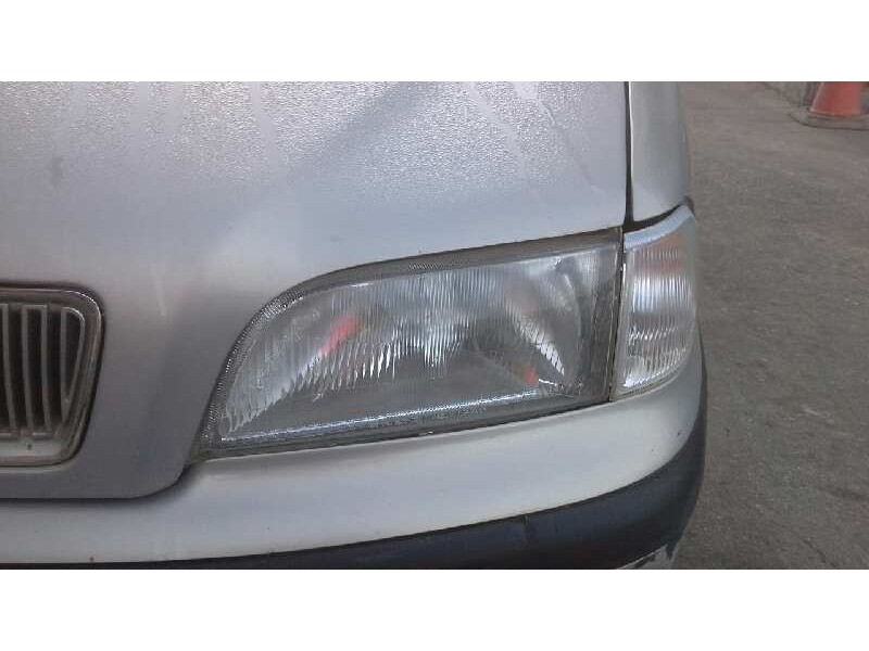 volvo s40 berlina del año 1998