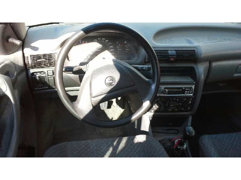 opel astra f berlina del año 1994