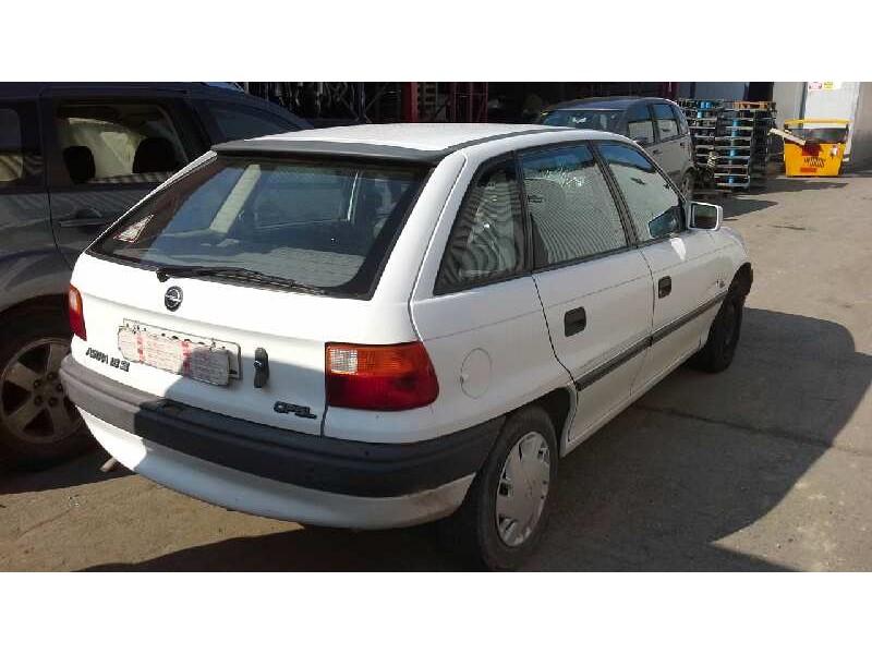 opel astra f berlina del año 1994