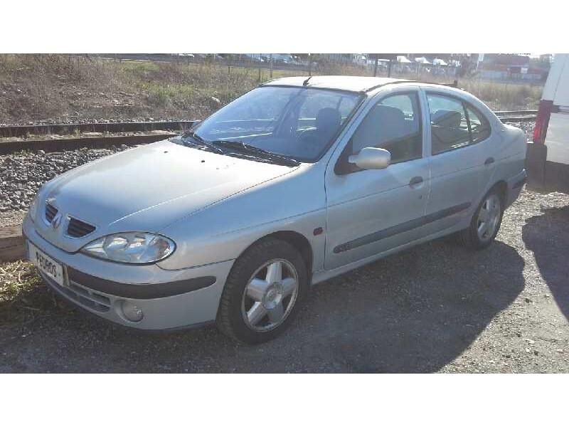 renault megane i classic (la0) del año 2000