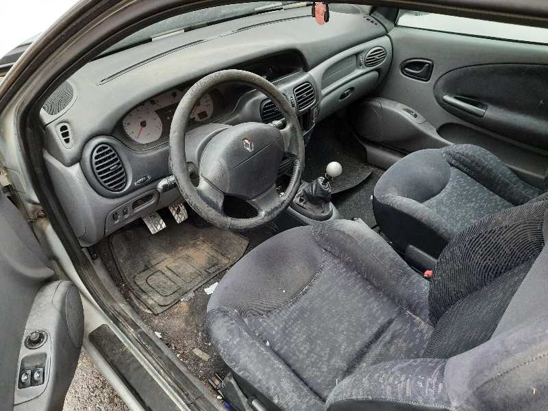 renault megane i coupe fase 2 (da..) del año 2000