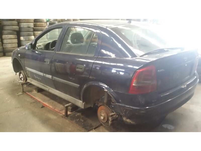 opel astra g berlina del año 2000