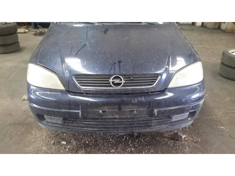 opel astra g berlina del año 2000