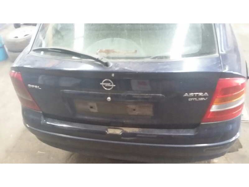 opel astra g berlina del año 2000