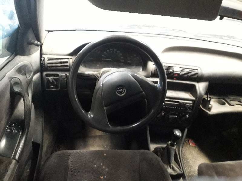 opel astra f berlina del año 1992