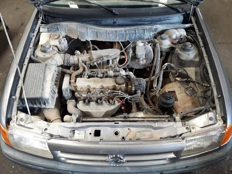 opel astra f berlina del año 1992
